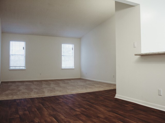 Primary Photo - 302 Oak Lake Way