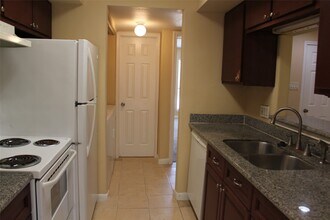 Building Photo - 16111 Aspenglenn Dr