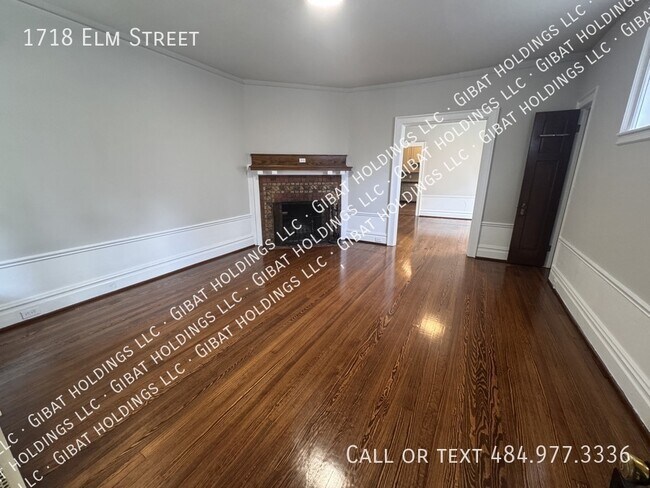Foto del edificio - 1718 Elm St