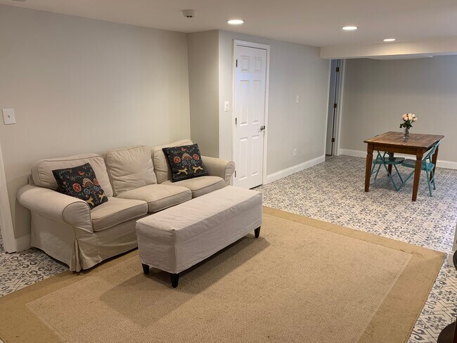 Foto del edificio - 1343 Somerset Pl NW