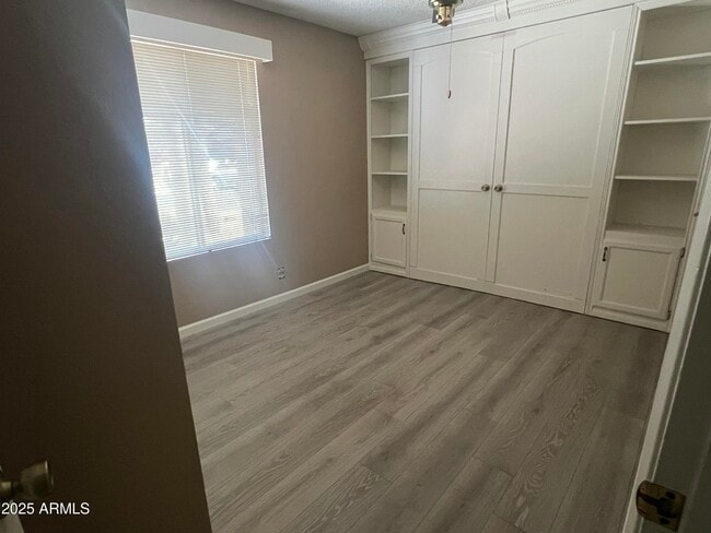 Building Photo - 543 W Pampa Ave