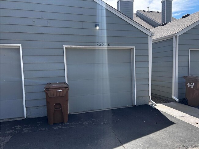Building Photo - 7250 Devinney Ct