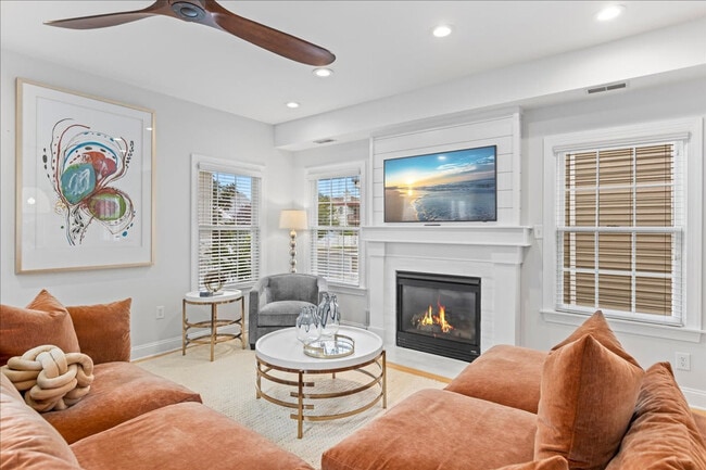 Building Photo - 212 Central Ave