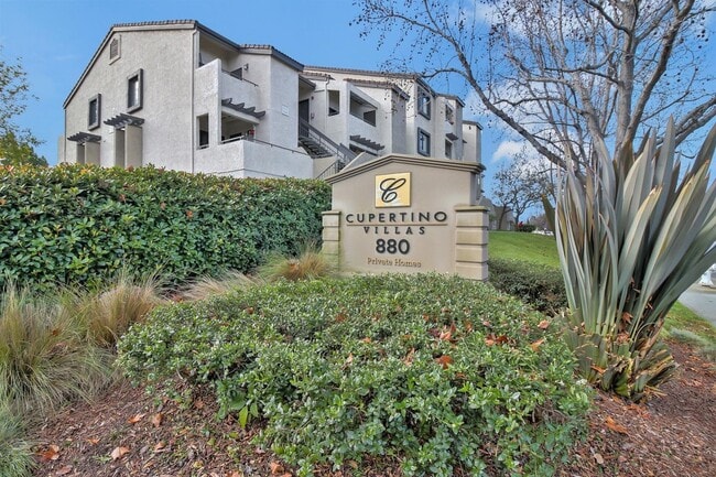 Building Photo - 880 E Fremont Ave