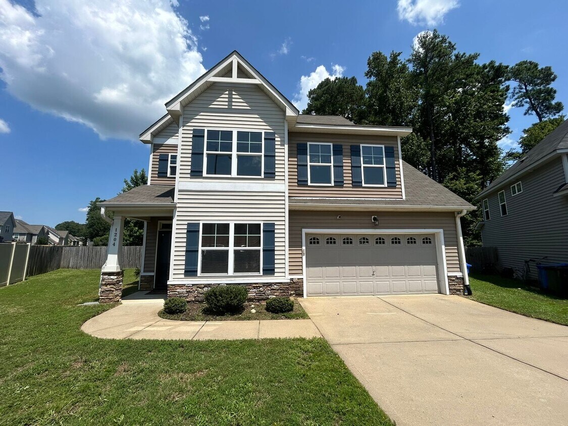 Foto principal - 1204 Peppermint Ct