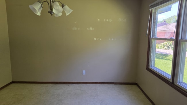 Building Photo - 16830 Dane Ct W