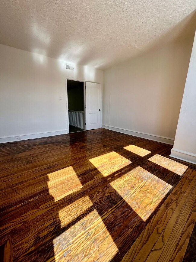Foto del edificio - Stunning 2-Bedroom Apartment in Wynnefield...