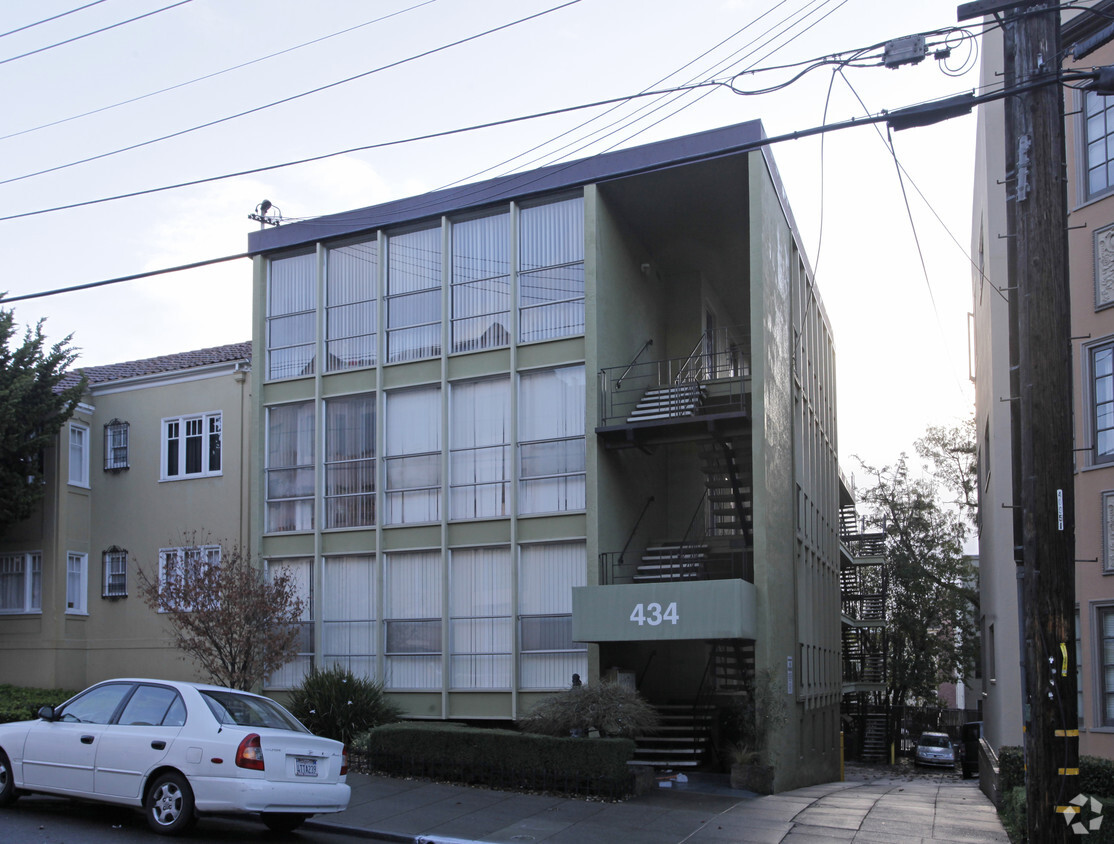 Primary Photo - 434 Lee St