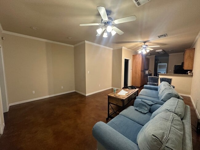 Building Photo - 1418 S 10th St