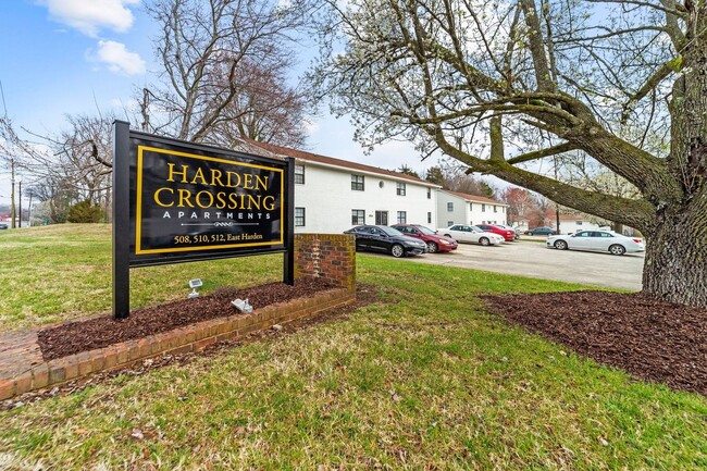 Building Photo - Two bedroom, 1.5 bath apartment home at Ha...