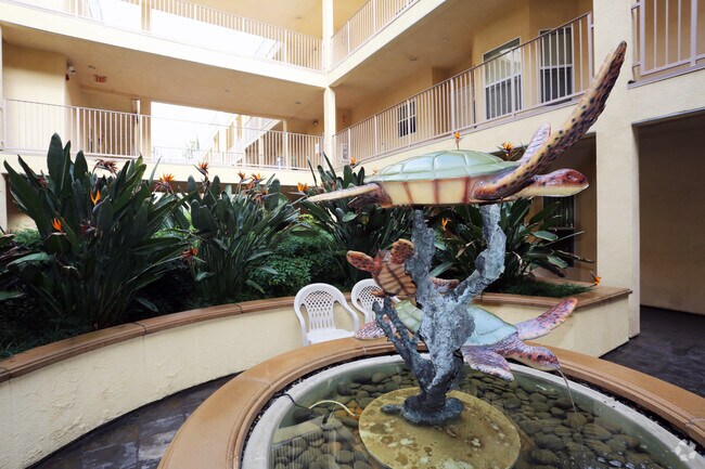 Courtyard - Haleakala Luxury Apartments