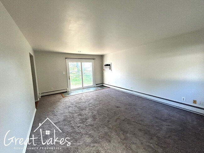 Foto del edificio - Beautiful 2 Bedroom 1 Bathroom now availab...