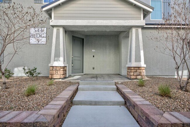 Building Photo - Townhome located in the desirable Green Valley area of Henderson