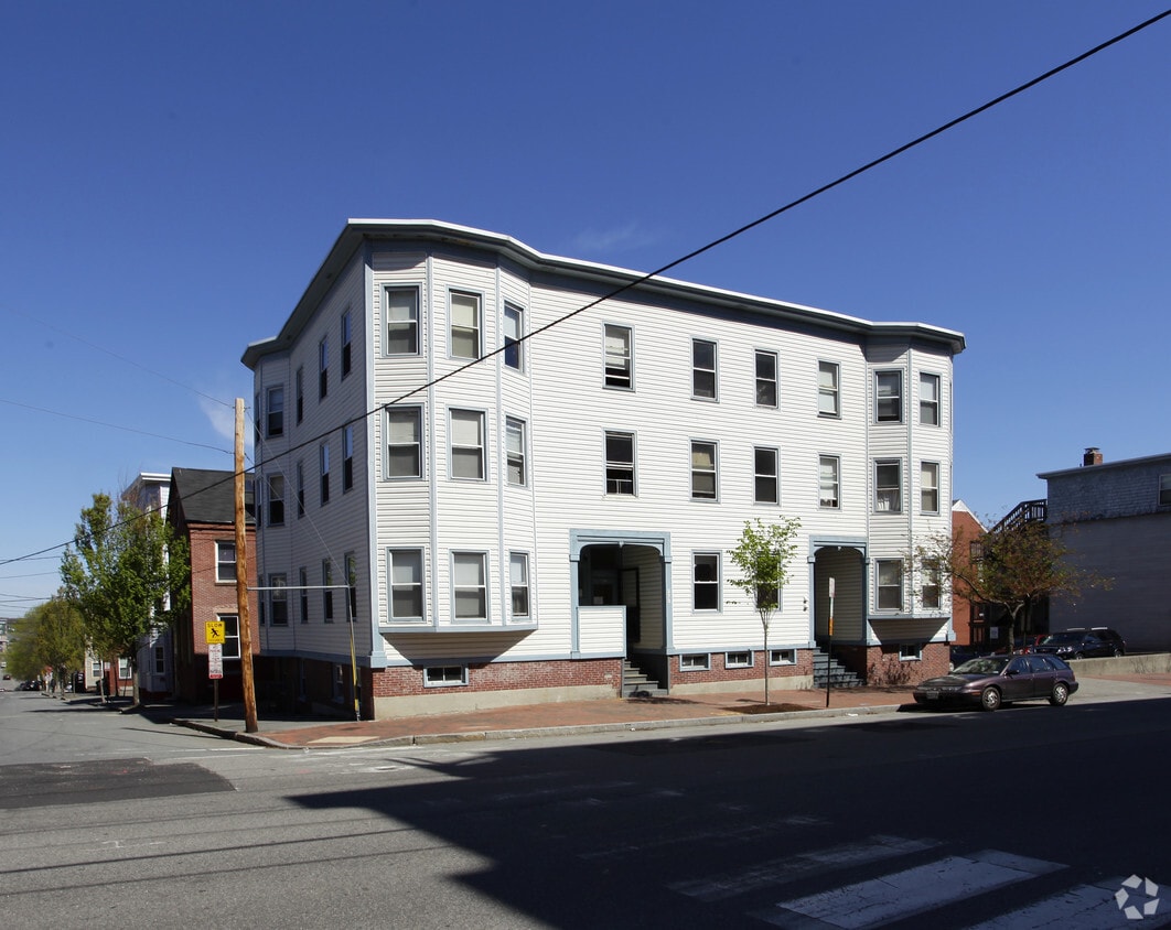Building Photo - 273 Cumberland Ave