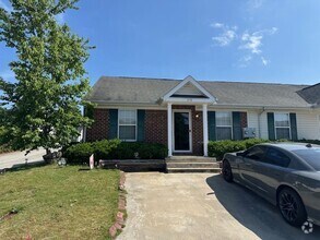 Building Photo - 218 Sassafras Ln