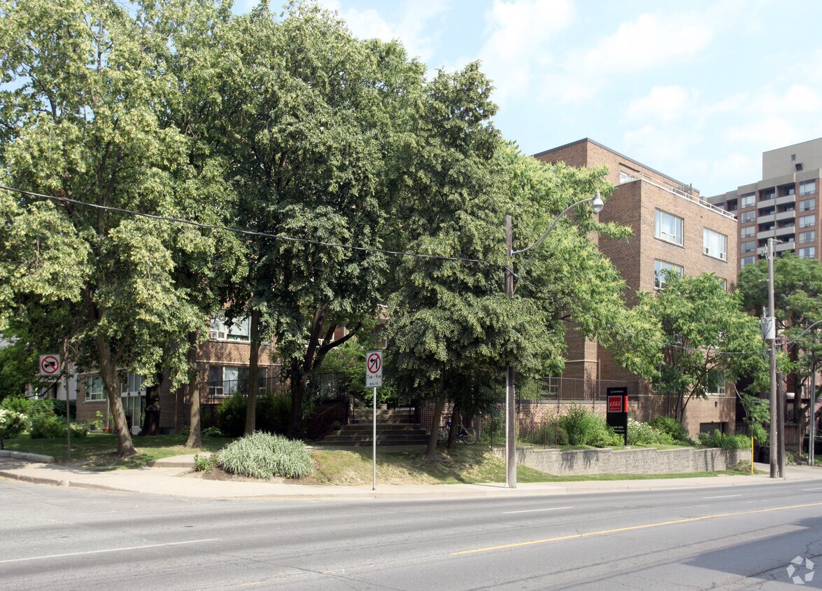 1545 Bathurst Apartments 1545 Bathurst St Toronto, ON