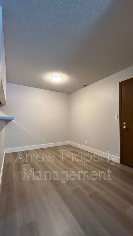 Foto del edificio - 2384 N 44th St