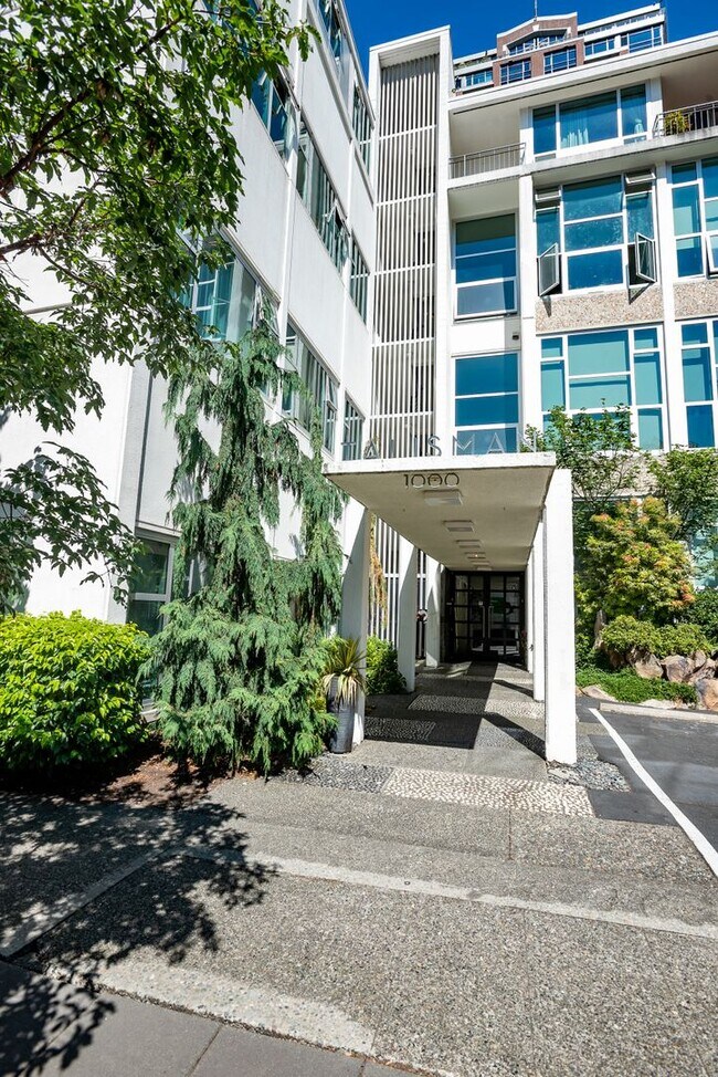 Foto del edificio - Modern Loft On First Hill!