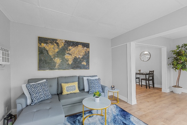 Building Photo - 231 Murray St SE