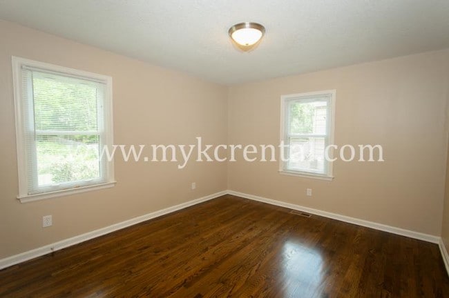 Building Photo - 5329 Linden St