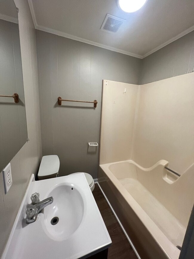 Building Photo - 116 Willow Ln