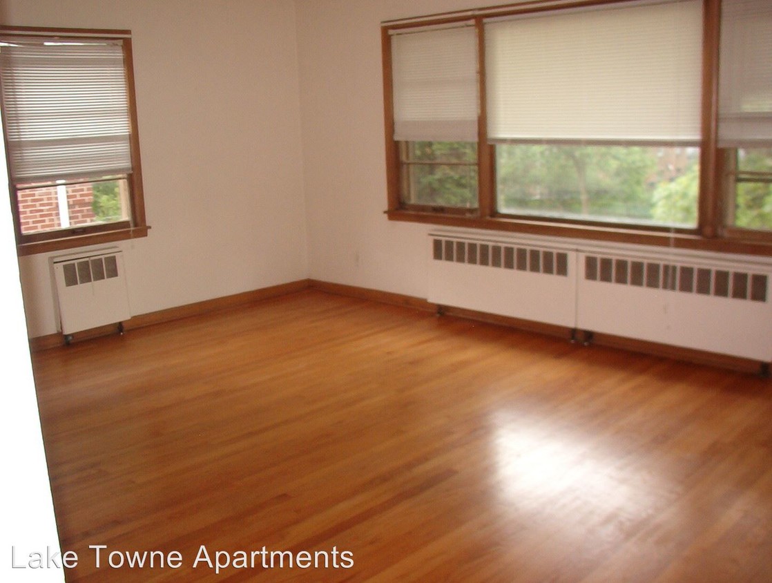 Primary Photo - 2 br, 1 bath Apartment - 2905 Monroe Street