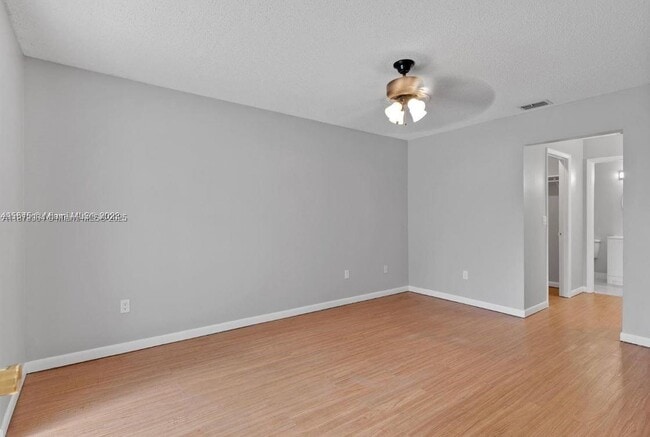 Building Photo - 1331 S Franklin Ave