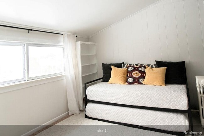 Foto del edificio - 22101 Nowlin St