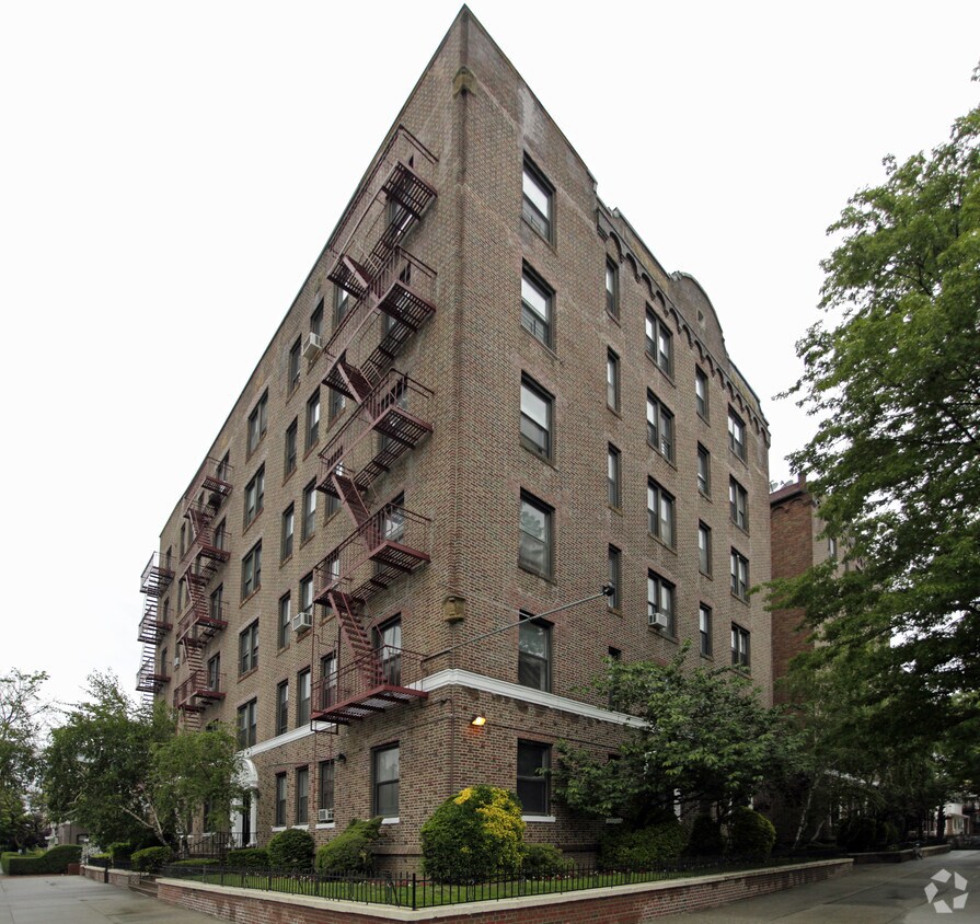 8814 Bay Parkway 8814 Bay Pky Brooklyn, NY Apartments for Rent in