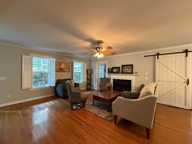 Building Photo - Carolina Lakes Gated Community!!