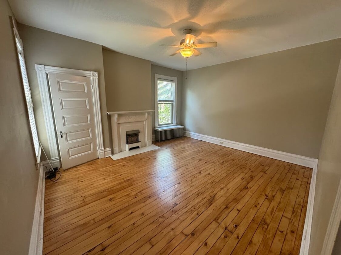 5910 Howe St Unit Second Floor, Pittsburgh, PA 15232 - Room for Rent in ...