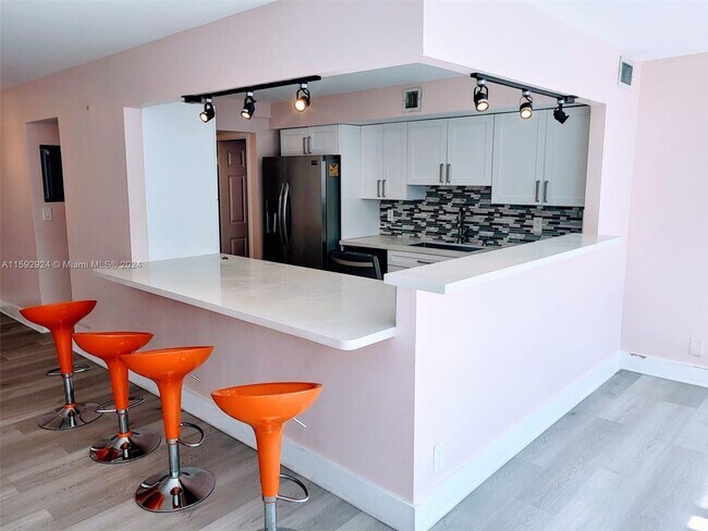 Foto del edificio - 501 Three Islands Boulevard
