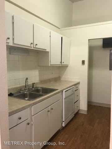 Building Photo - 420 S Depew St