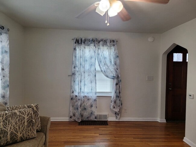 Foto del edificio - 803 E 36th St