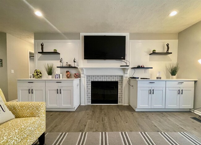 Foto del edificio - 10 Meadowlark Ln