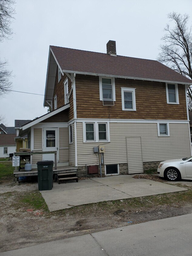 2518 Knapp St, Ames, IA 50014 House Rental in Ames, IA