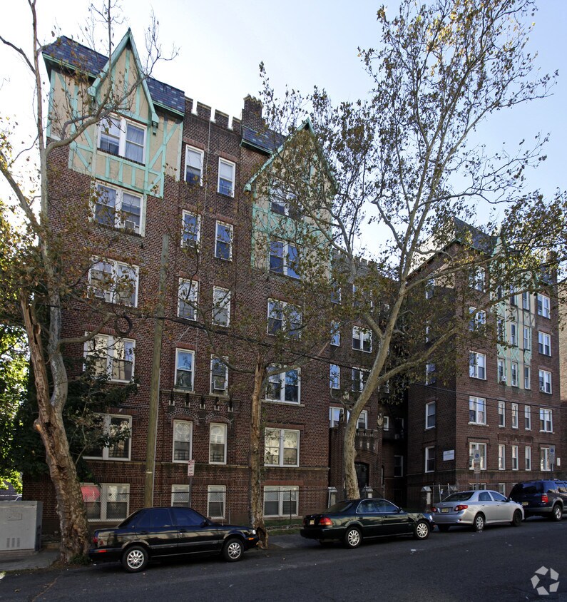 135 Belmont, ¡alejado - 135 Belmont Ave