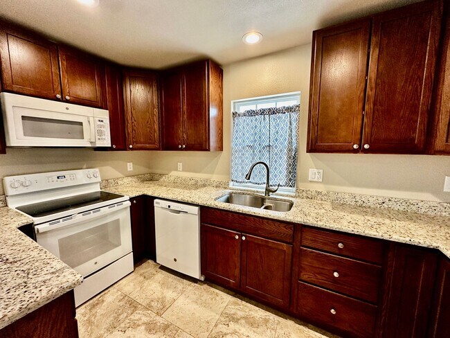 Foto del edificio - 2 Story Bungalow