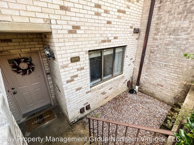 Building Photo - 2 br, 2.5 bath House - 3816B Steppes Ct