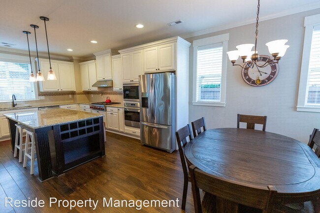 Building Photo - 4 br, 2.5 bath House - 3909 Briarcliff Lan...