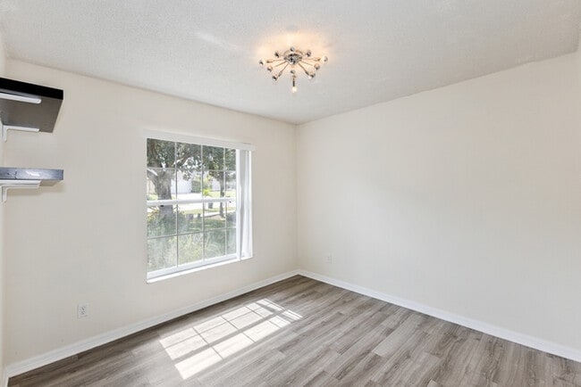 Building Photo - 13219 Pinyon Dr
