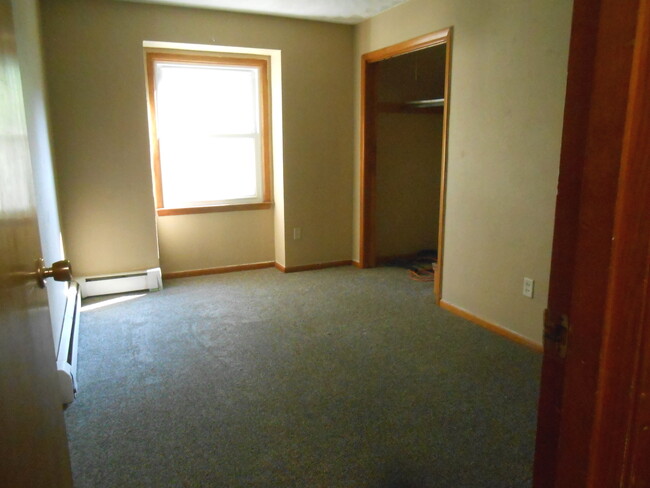Building Photo - 1112 Harmony Ave