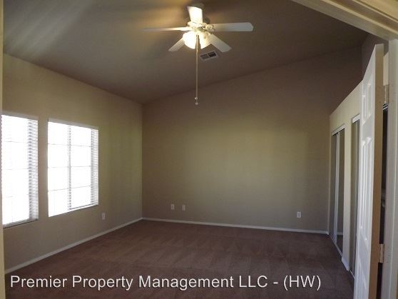 Foto del edificio - 5849 Rothbury Ave