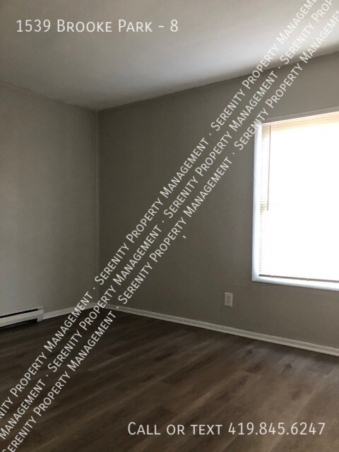Foto del edificio - 1539 Brooke Park Dr
