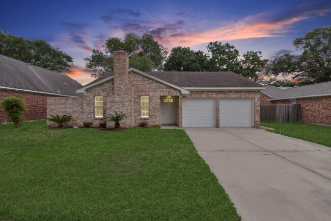 Building Photo - 22206 Elsinore Dr