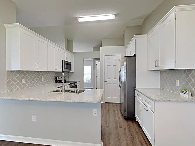 Foto del edificio - 515 Seven Oaks St