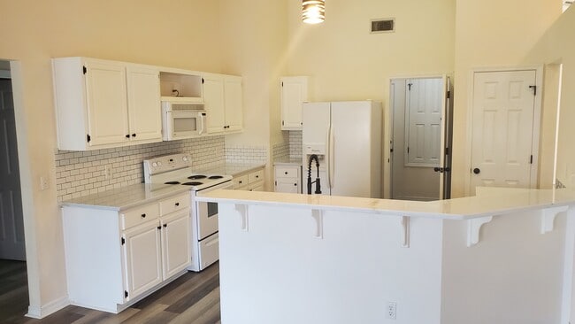 Kitchen 1 - 355 Currant Trce