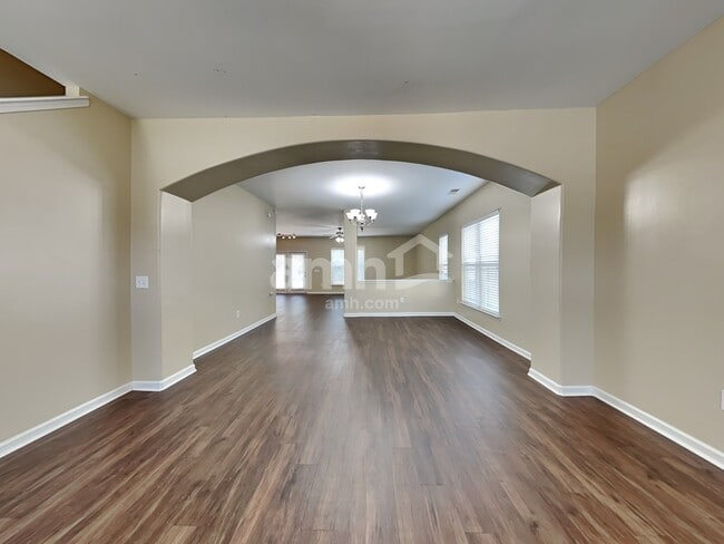 Building Photo - 137 Lake House Rd