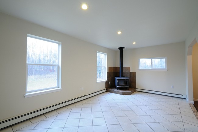 Building Photo - 1520 Moriarity Dr