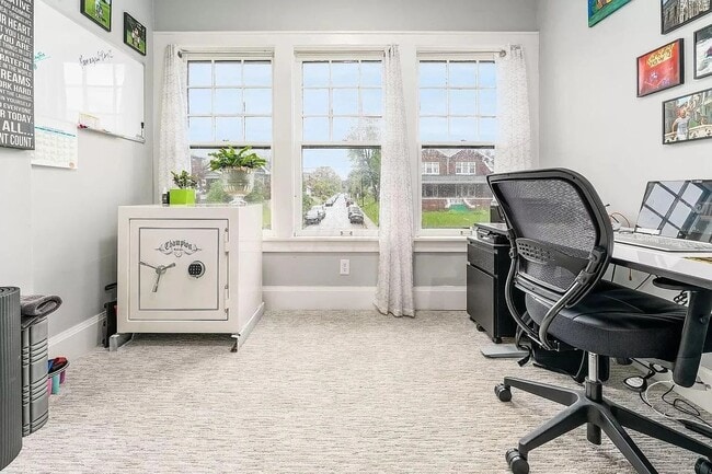 Foto del edificio - Renovated 2 Bed, 2 Bath Near Nationwide Hospital - Pet Friendly!